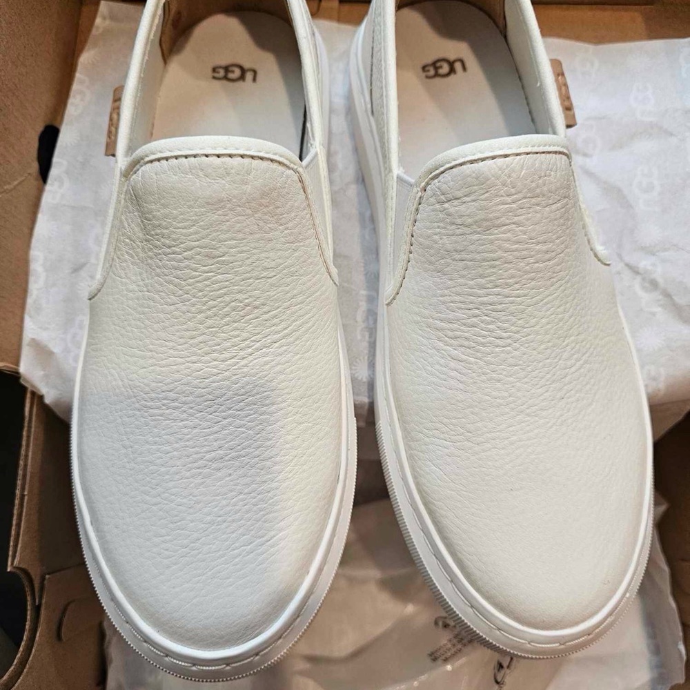 UGG Sneakers